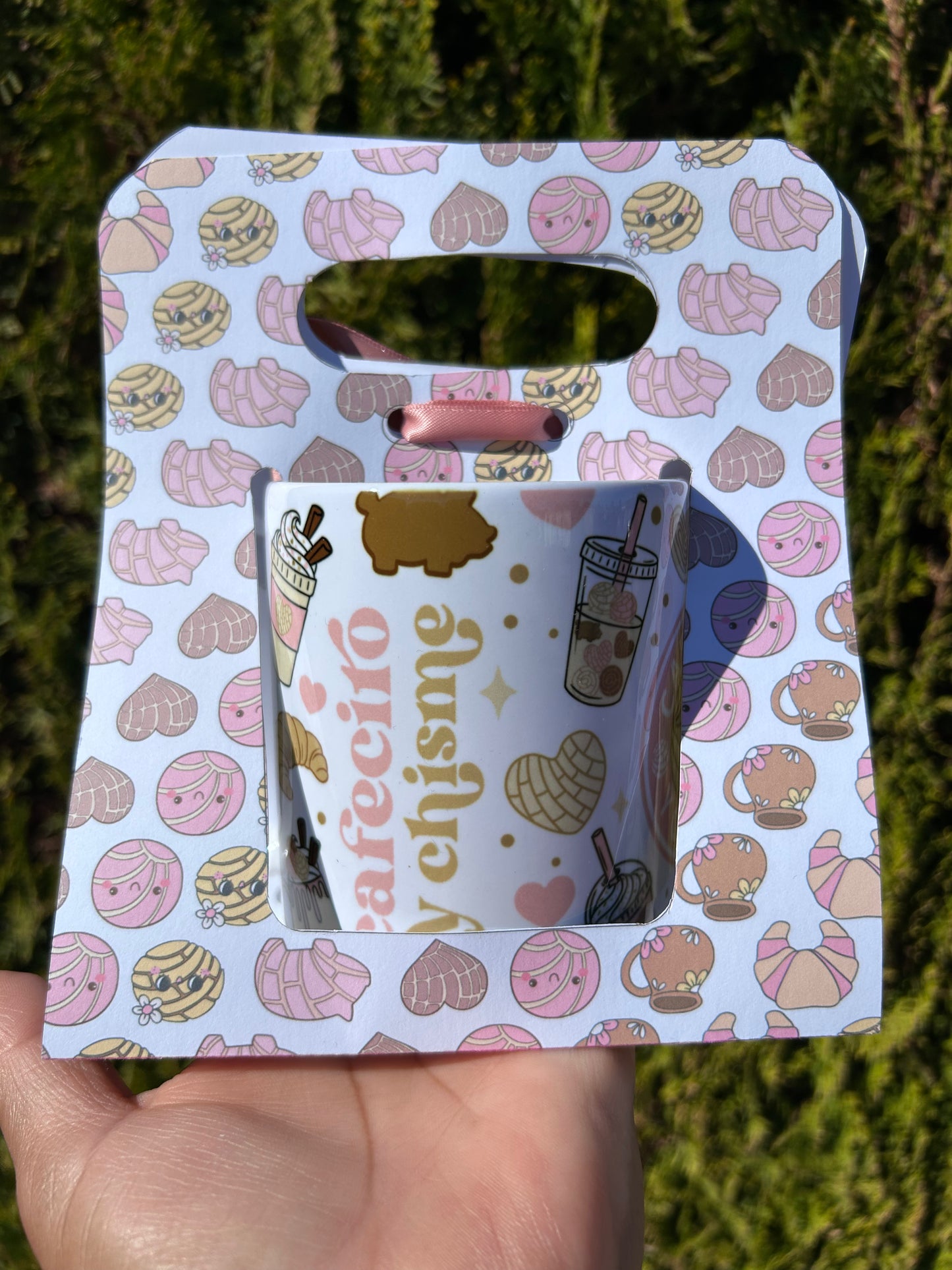 Cafecito y Chisme Mug